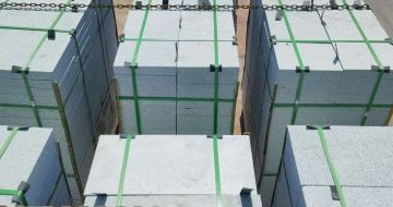 沈阳 芝麻白花岗岩5公分地铺石 花岗岩厂家工厂装车日常