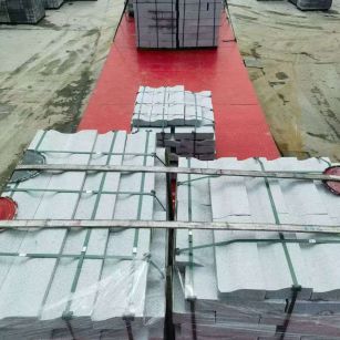 沈阳 芝麻白仿形加直形路沿石出货日常