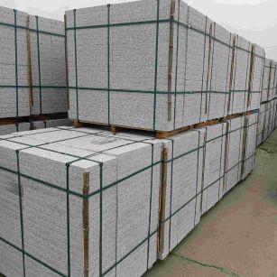 沈阳 白麻花岗岩石材荔枝面地铺石（300*600*50）