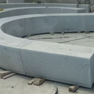 沈阳 芝麻白花岗岩光面弧形坐凳