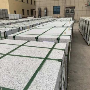 沈阳 白麻花岗岩5.0公分荔枝面地铺石