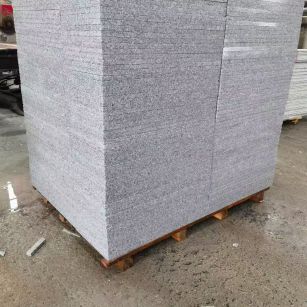 沈阳 芝麻白火烧面1.8厚300*600地铺石，尺寸标准，厚薄均匀