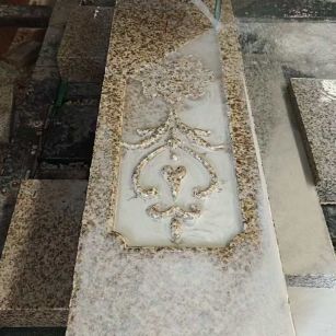 沈阳 黄金麻花岗岩异形加工雕刻栏杆大柱