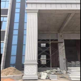 沈阳 芝麻白光面花岗岩门楼大柱（罗马柱）配雕花底座