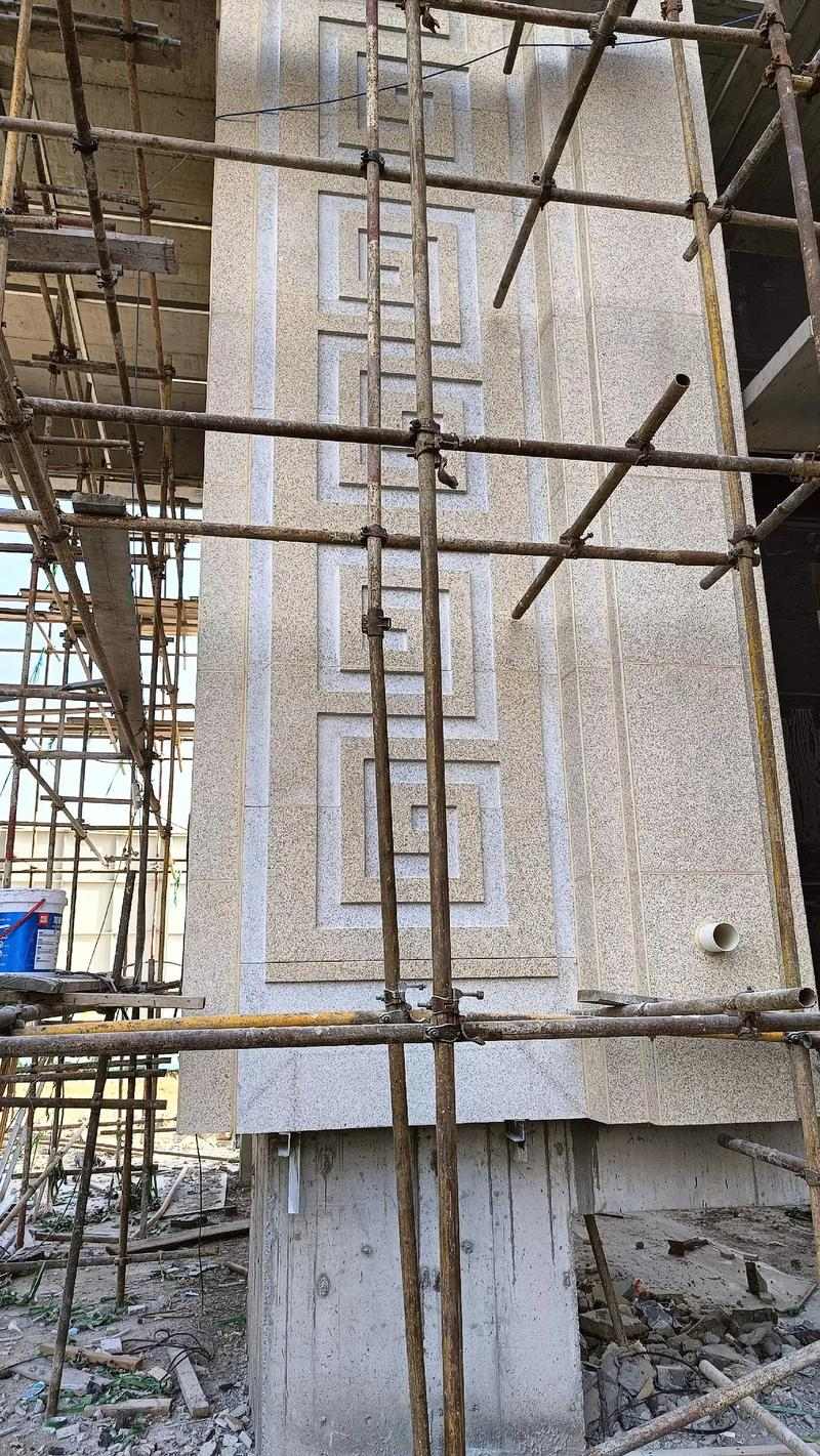 沈阳 黄金麻花岗岩别墅外墙干挂回纹造型效果