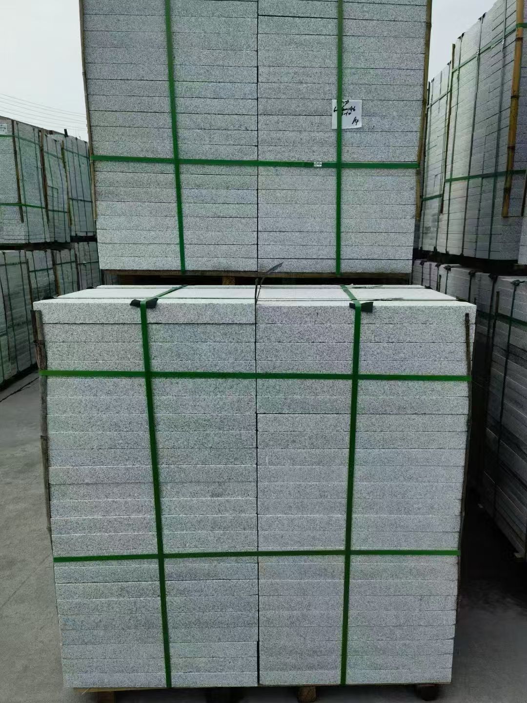 沈阳 芝麻白火烧，园林广场市政工程地铺石，1.8~5.0厚均有现货