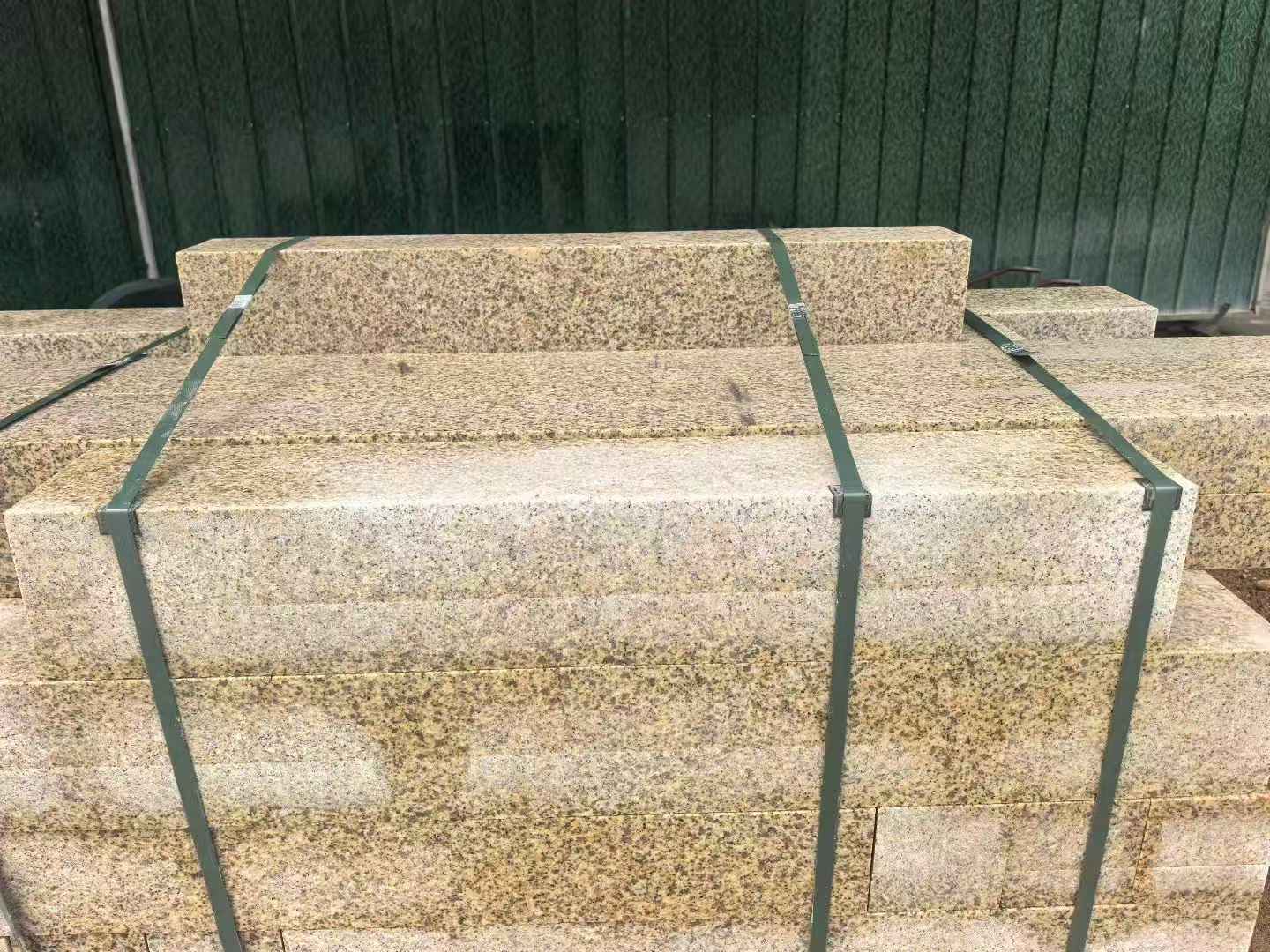 沈阳 黄金麻花岗岩石材机切面栏杆料半成品