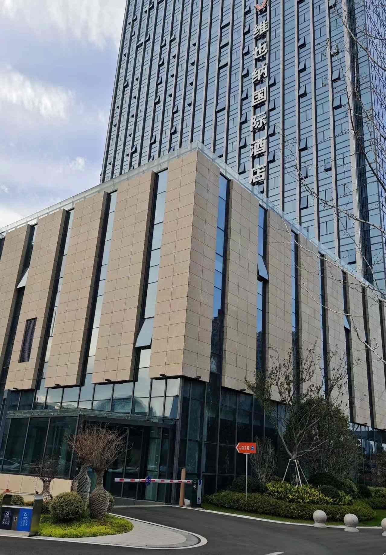 沈阳 黄金麻花岗岩外墙干挂