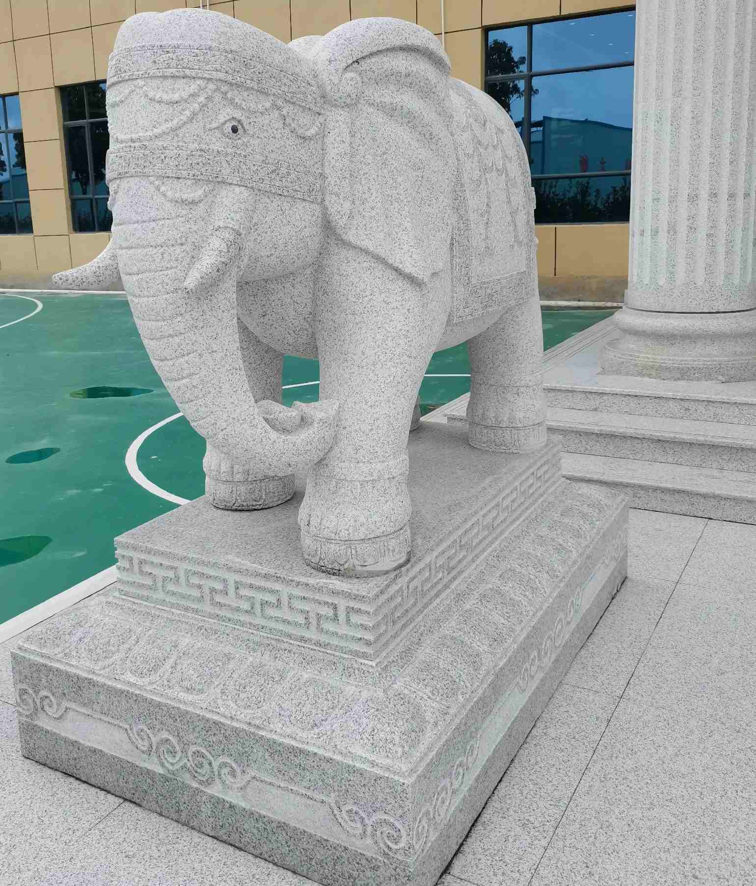 沈阳 白麻花岗岩动物异形石雕-大象