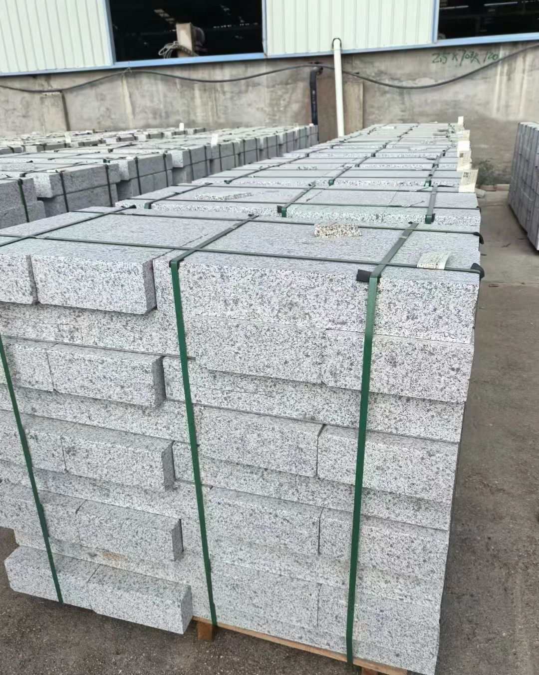 沈阳 白麻花岗岩路沿石，弧形路沿石，道牙石，马路牙子，界石，路缘石，平沿石，直岩石，平缘石等