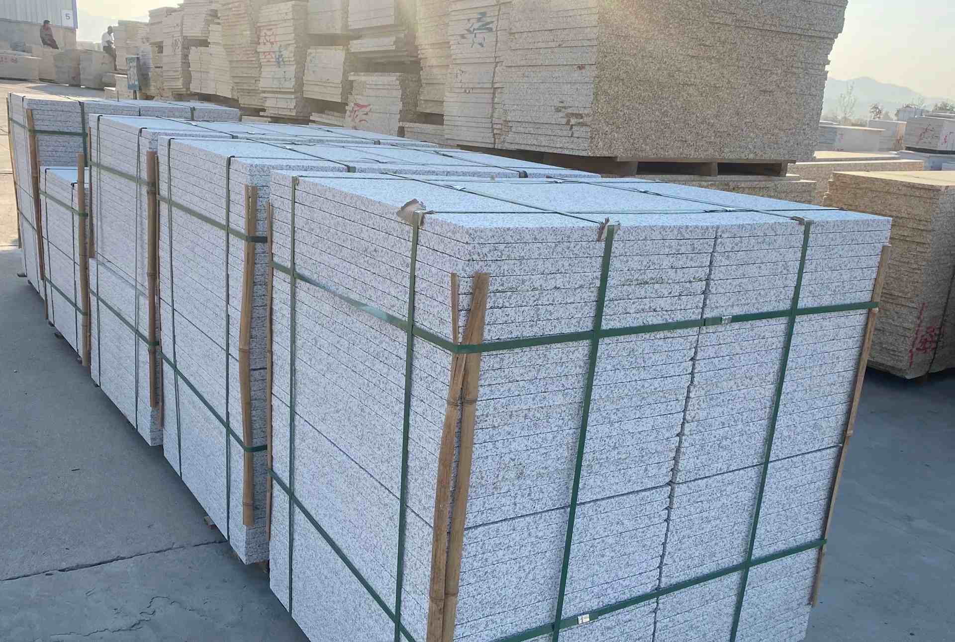 沈阳 白麻花岗岩荔枝面地铺石