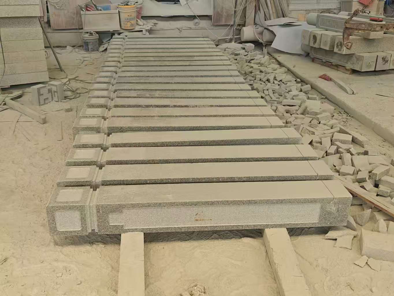 沈阳 芝麻白异形加工雕刻-栏杆大柱，方柱