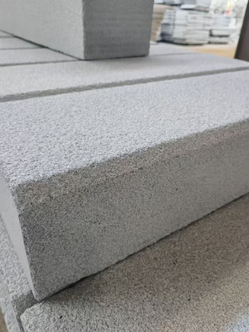 沈阳 芝麻灰荔枝面路沿石