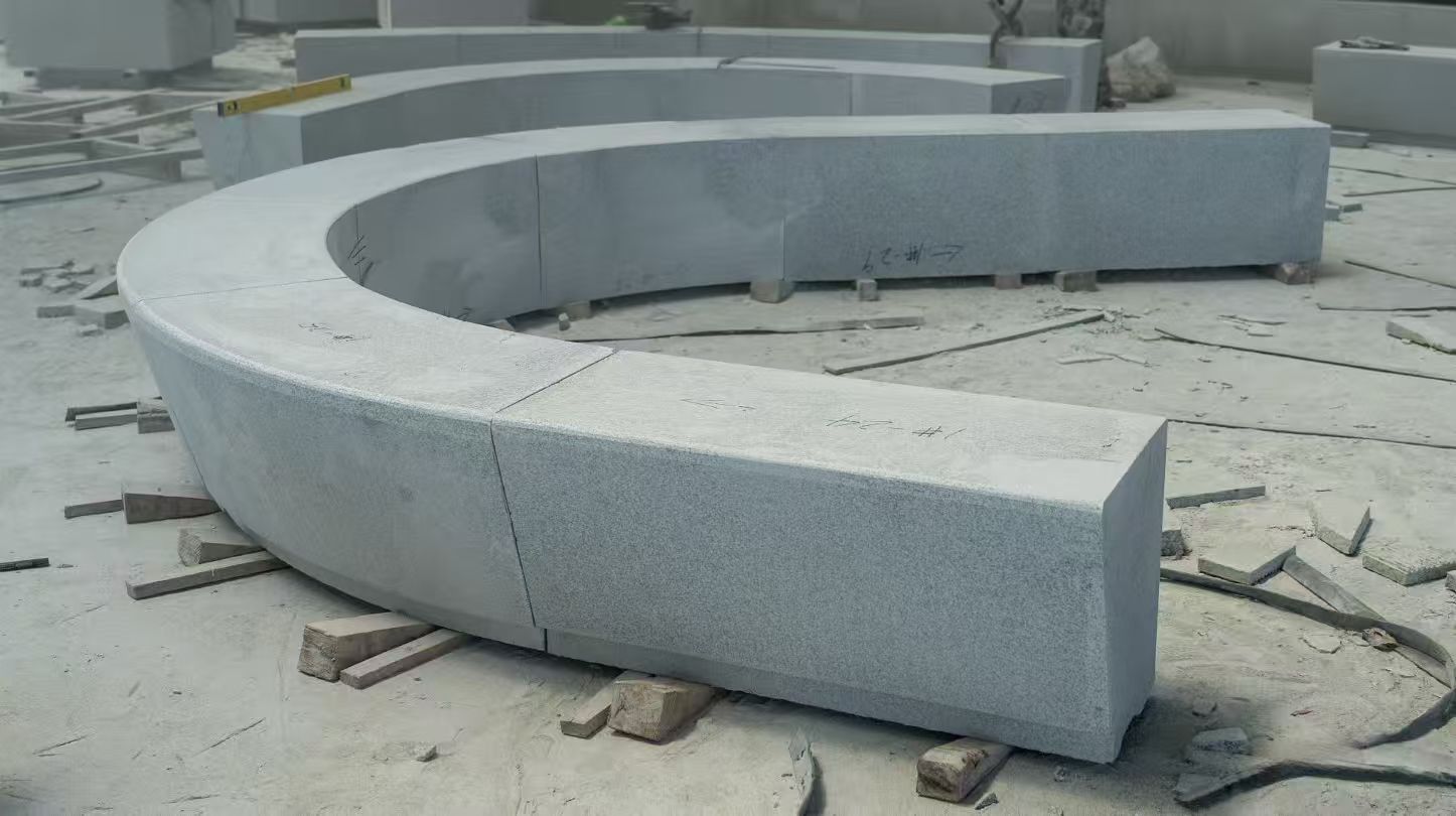 沈阳 芝麻白花岗岩光面弧形坐凳