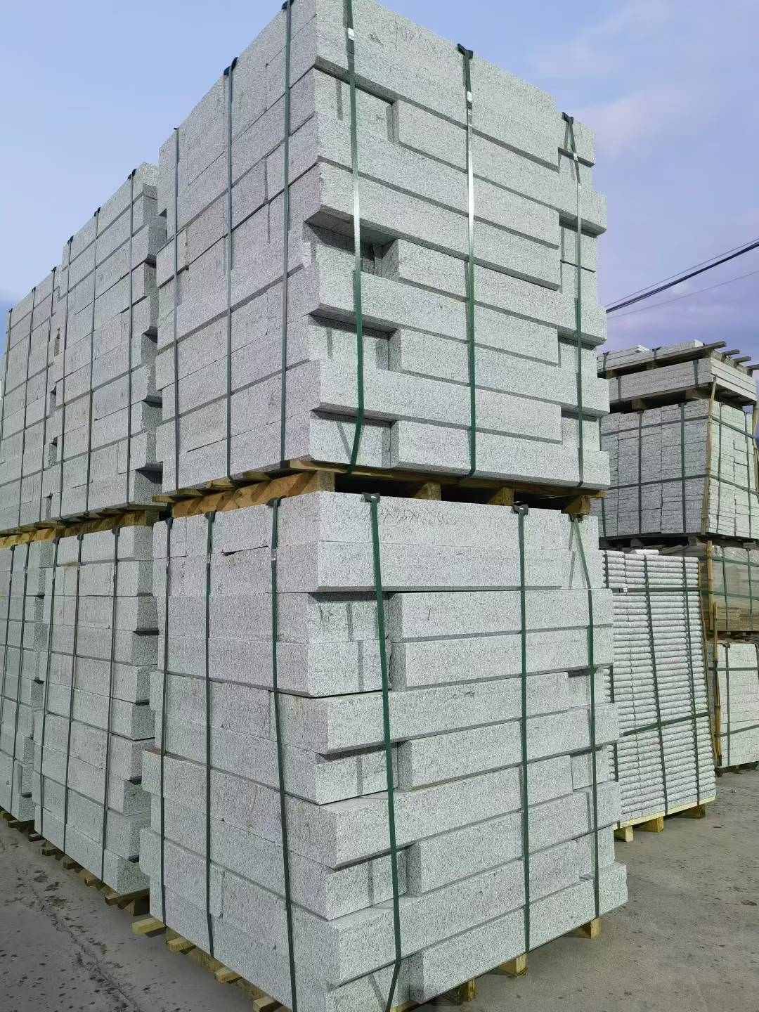 沈阳 芝麻白花岗岩路沿石，路缘石，路肩石，道牙，立缘石，马路牙子，街沿石，侧石等