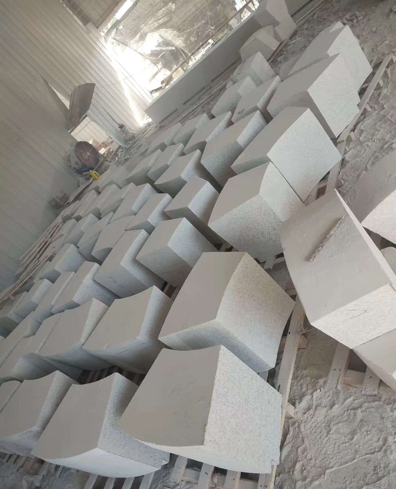 沈阳 白麻花岗岩异形坐凳