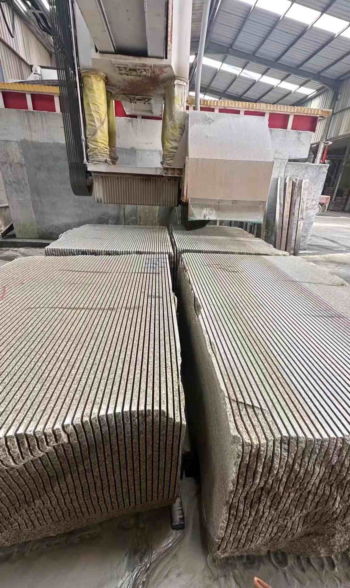 沈阳 车间生产日常，黄金麻白麻花岗岩