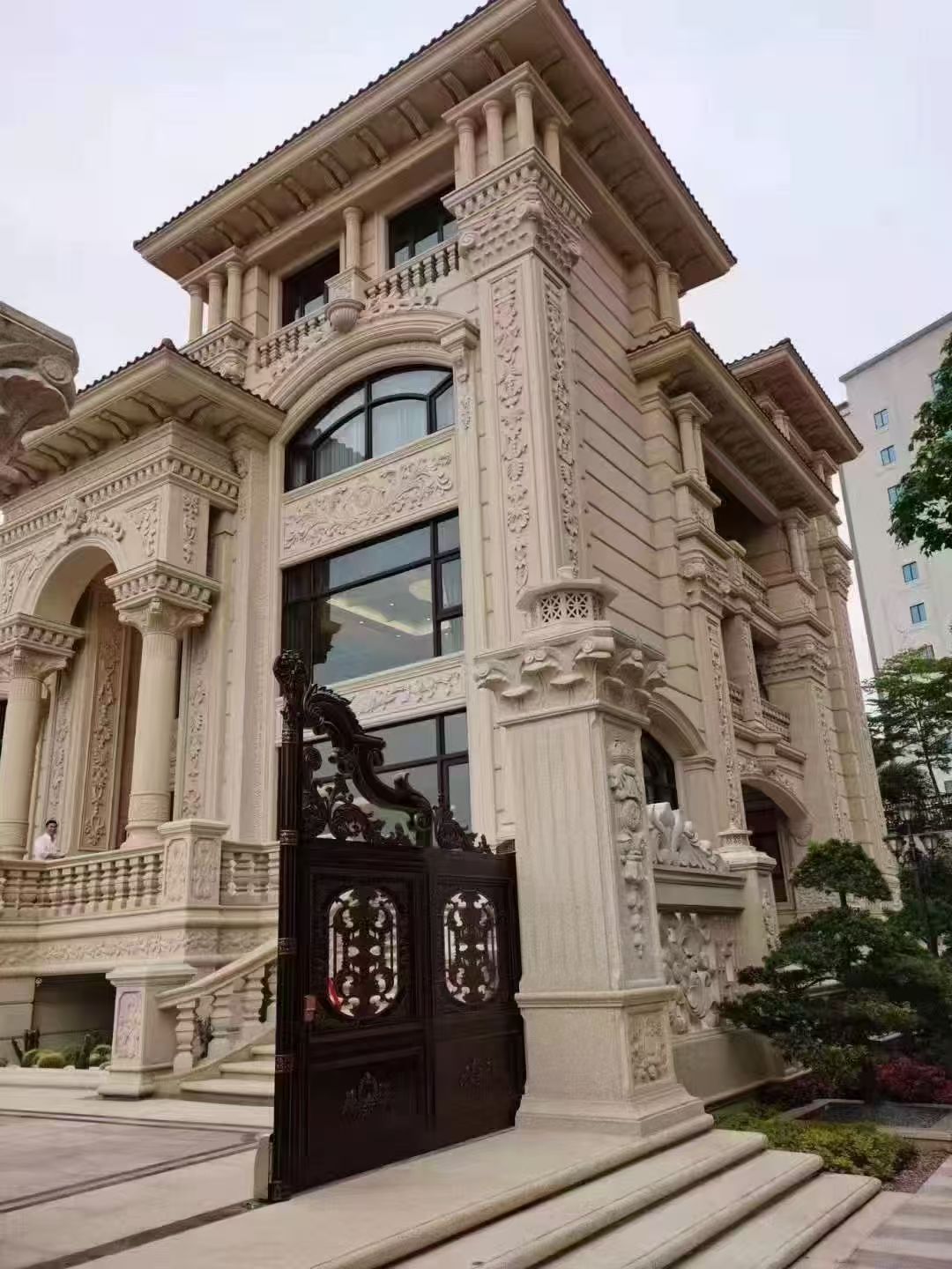 沈阳 黄金麻花岗岩别墅外墙干挂效果展示